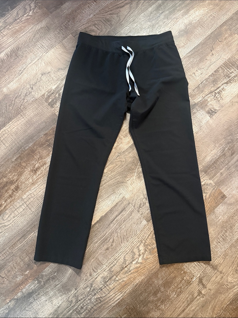 Figs Livingston women’s size large